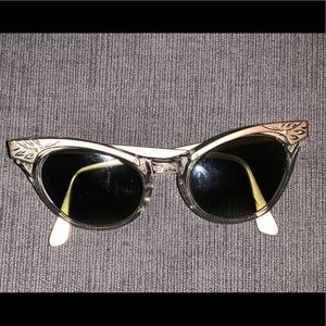 Vintage 1950s cat eye sunglasses novelty